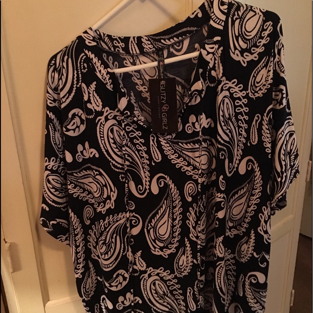 Glitzy Girl brand 2 XL navy and white silky feeling material